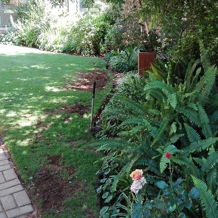 Ukarimu Guest House เคลิร์กสดอร์ป ภายนอก รูปภาพ